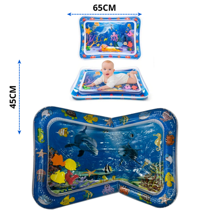 ¡Diversión y estimulación en un solo producto! Nuestro tapete de agua para bebé está diseñado para acompañar el desarrollo de los más pequeños mientras juegan de forma segura y entretenida.

Con colores llamativos y figuras flotantes en movimiento, ayuda a estimular los sentidos, fortalecer los músculos y mejorar la coordinación motora durante el tiempo boca abajo (“tummy time”).

✨ Beneficios:
Estimula el desarrollo sensorial y motriz.
Ayuda a fortalecer cuello, espalda y brazos.
Diseño colorido y atractiv