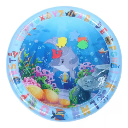 ¡Diversión y estimulación en un solo producto! Nuestro tapete de agua para bebé está diseñado para acompañar el desarrollo de los más pequeños mientras juegan de forma segura y entretenida.

Con colores llamativos y figuras flotantes en movimiento, ayuda a estimular los sentidos, fortalecer los músculos y mejorar la coordinación motora durante el tiempo boca abajo (“tummy time”).

✨ Beneficios:
Estimula el desarrollo sensorial y motriz.
Ayuda a fortalecer cuello, espalda y brazos.
Diseño colorido y atractiv